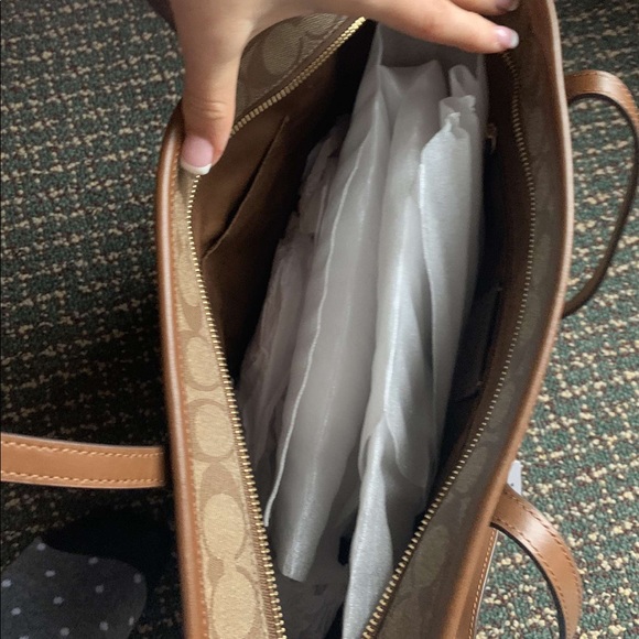 Coach purse - Picture 4 of 4